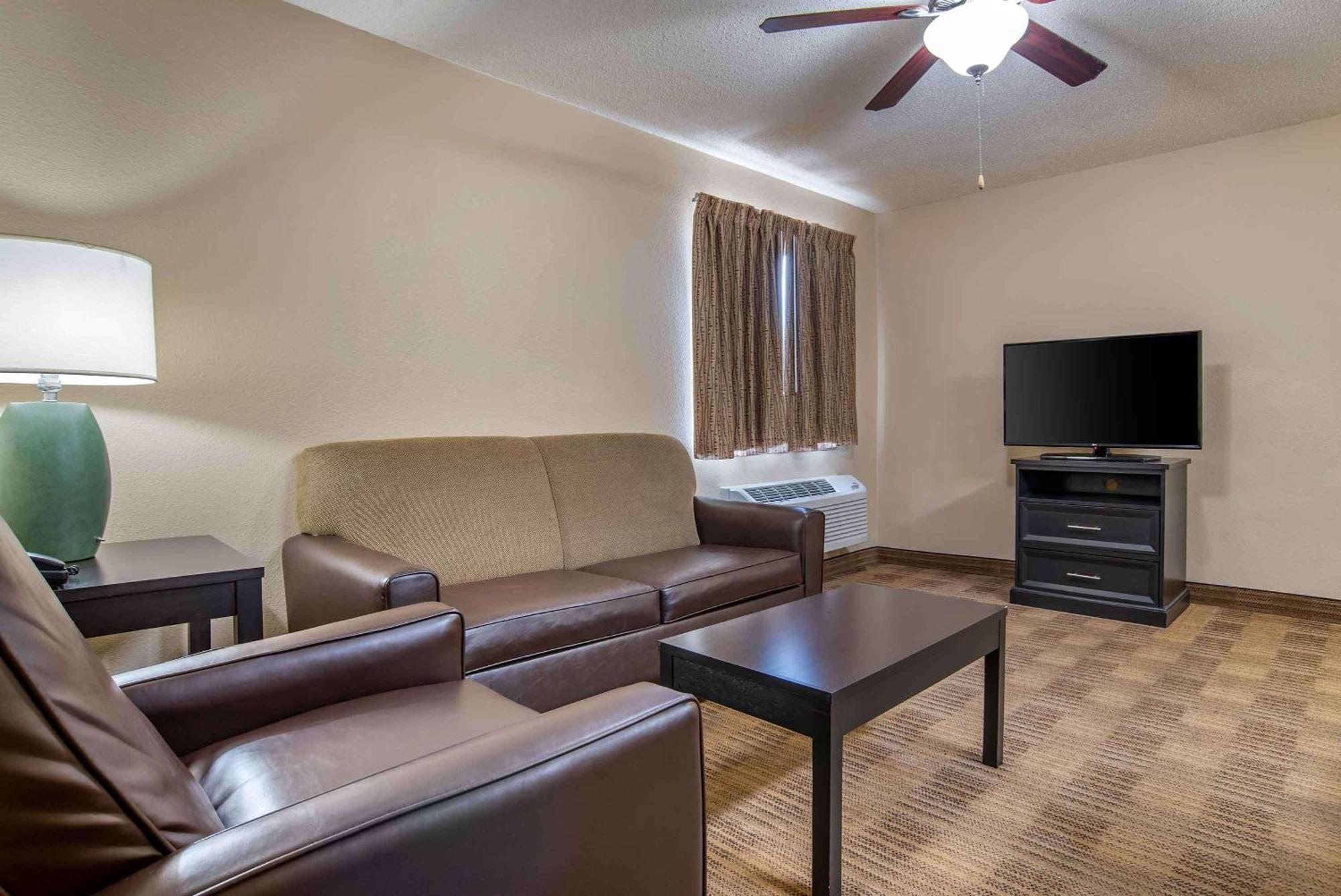 Extended Stay America Suites - Arlington - Six Flags Zewnętrze zdjęcie