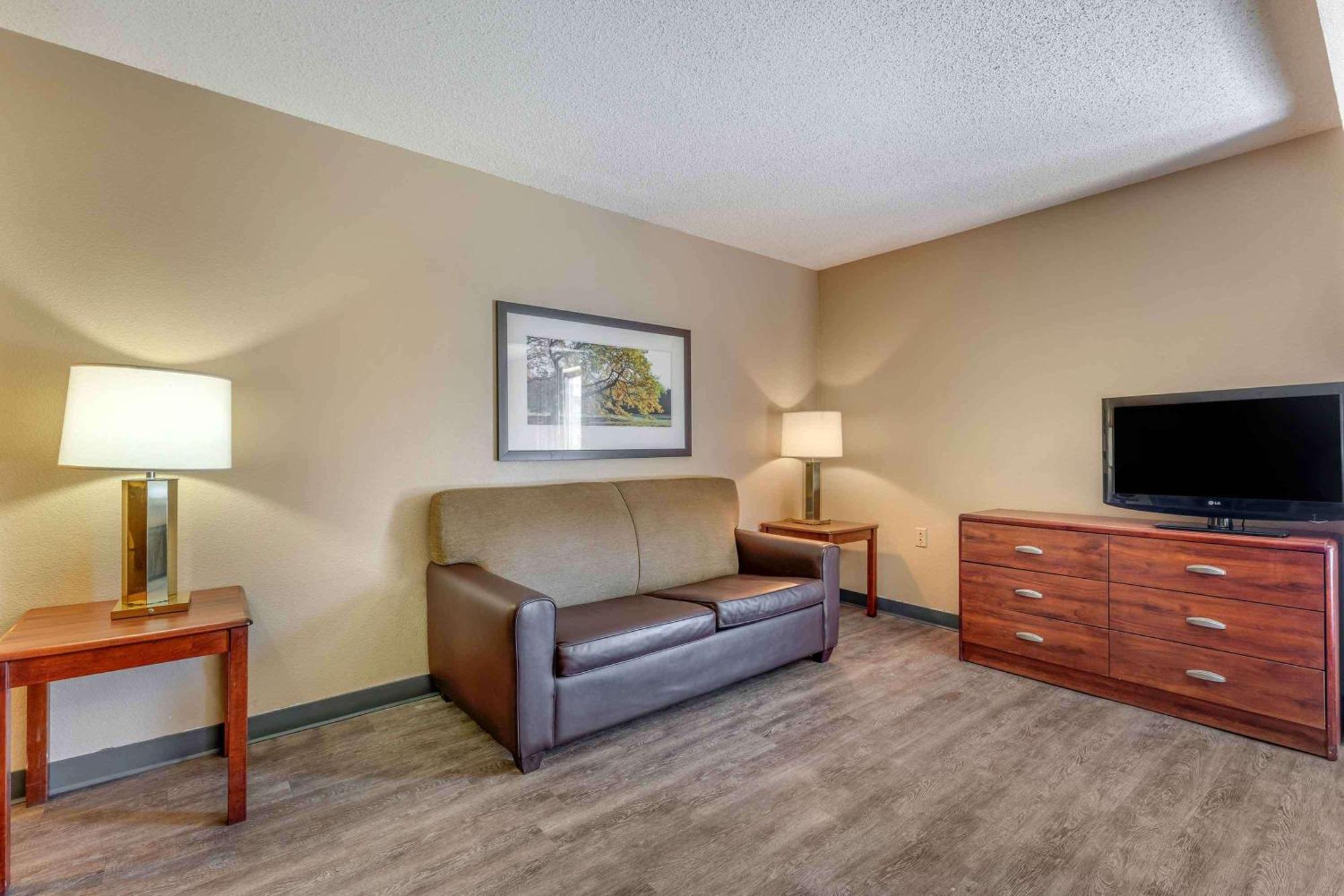 Extended Stay America Suites - Arlington - Six Flags Zewnętrze zdjęcie